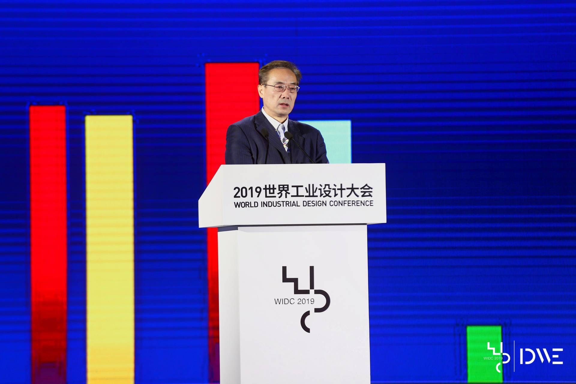 5db2bb5c96532.jpg